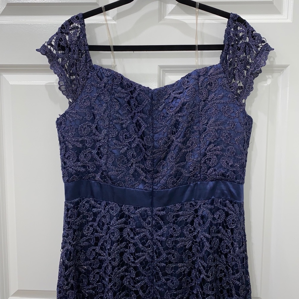 Js collections metallic blue lace overlay gown - Picture 7 of 9